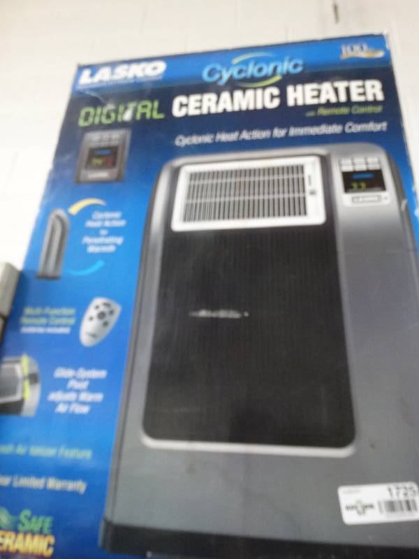 lot 1725 image: Lasko ceramic heater