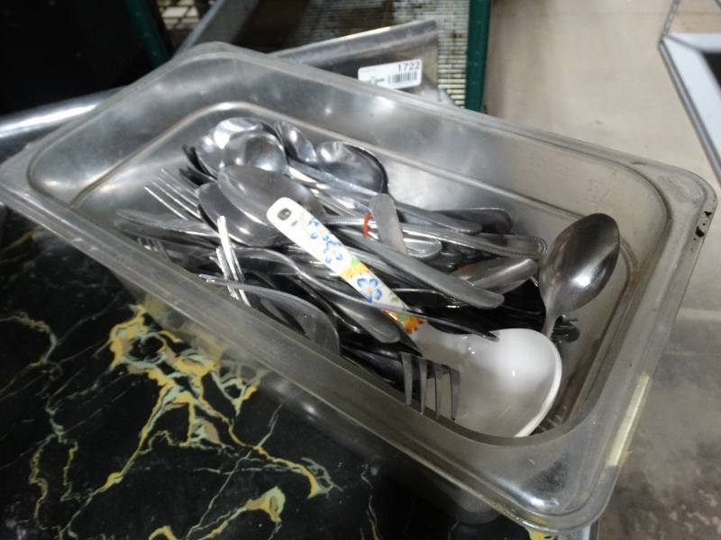 lot 1740 image: Lot of various silverware