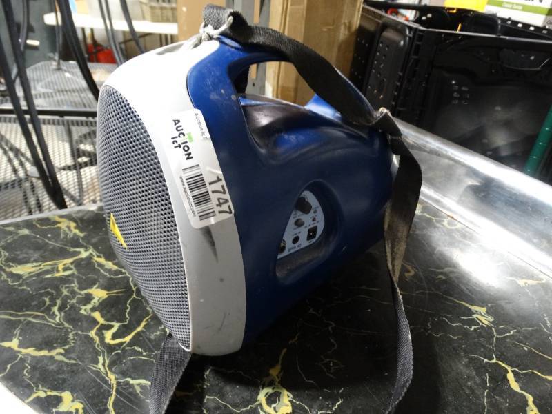 lot 1747 image: Behringer portable PA