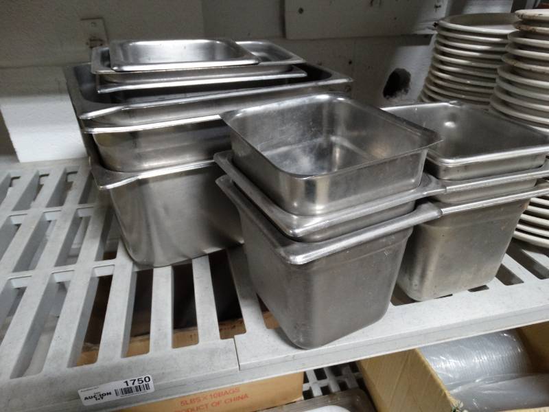 lot 1750 image: 12 various sized stainless steel inserts
