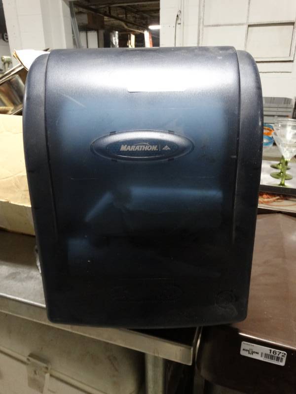 lot 1765 image: Marathon paper towel dispenser