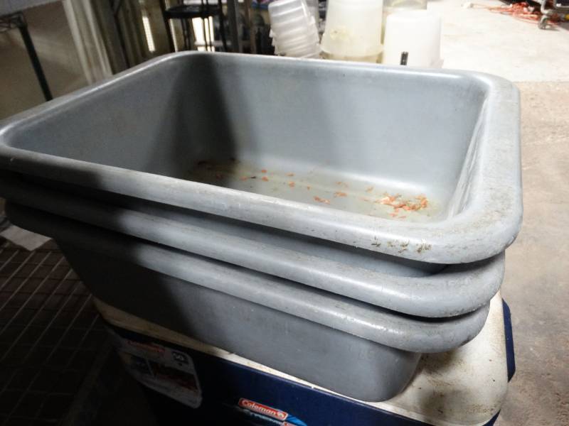 lot 1795 image: 3 bus tubs