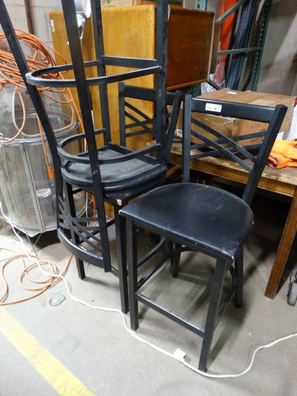 lot 1799 image: 3 bar stools