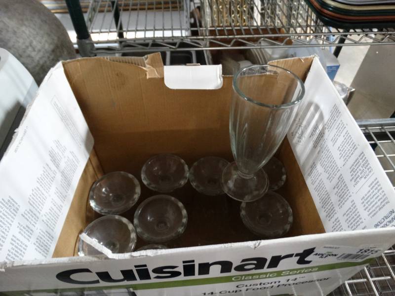 lot 1815 image: Lot of milkshake glasses