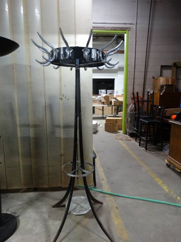 lot 1819 image: Vintage coat rack