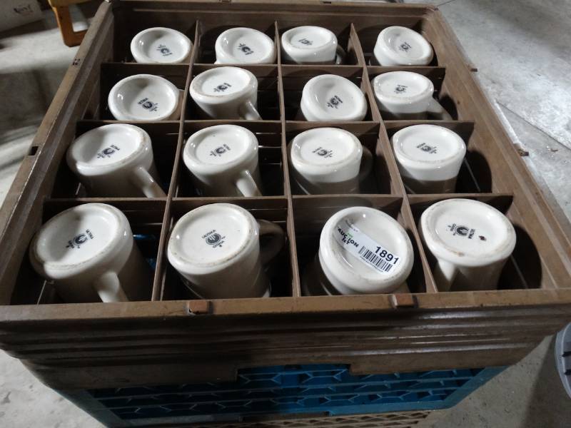 lot 1891 image: 16 heavy coffee cups w dish rack