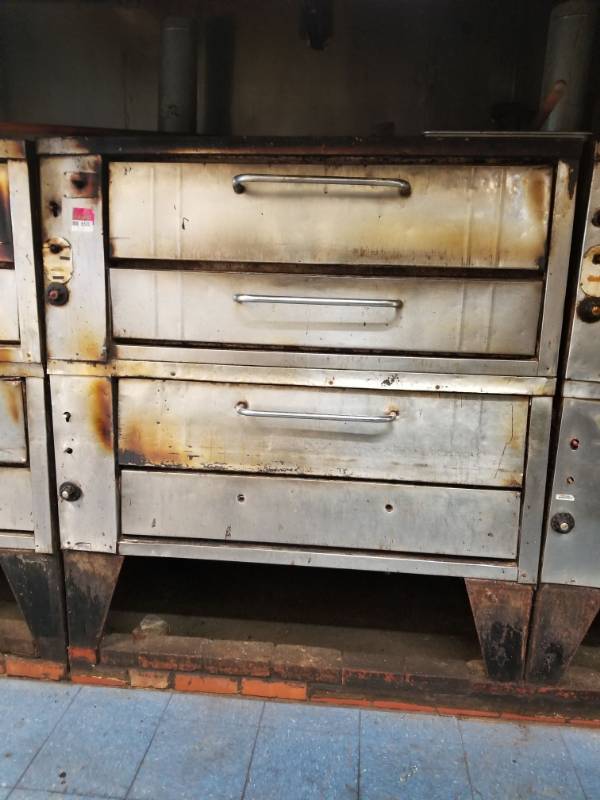 lot 6501 image: Bakers Pride Double Stack Stone Pizza Ovens