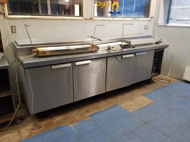 lot 6505 image: Refrigerated Prep Table