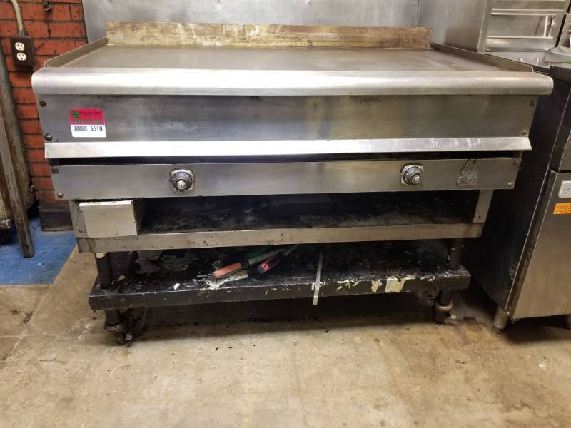 lot 6510 image: Wolf 48in Gas Cooktop