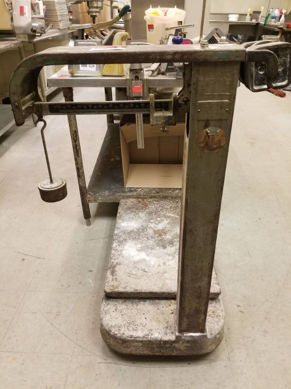 lot 6521 image: Acme Scale