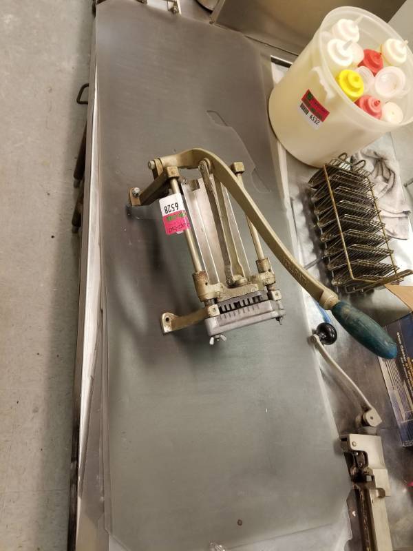 lot 6528 image: Vollrath Veggie Chopper and Plastic Rack Covers