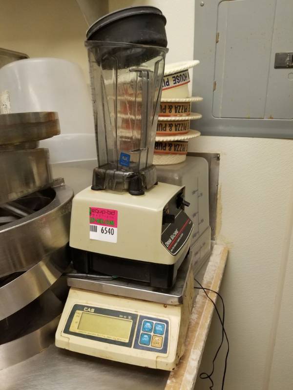 lot 6540 image: Food Scale and Commerical Blender