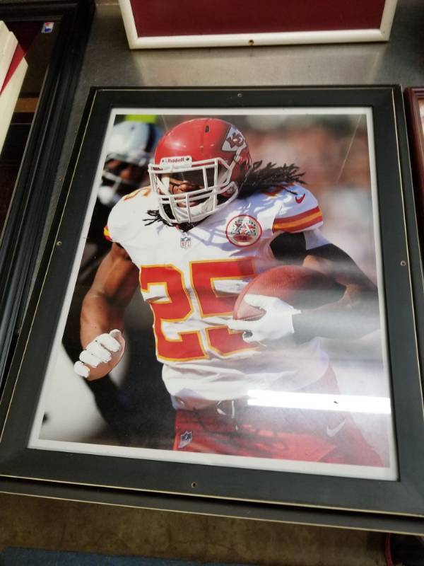 lot 8344 image: Kansas City Chiefs Jamaal Charles Picture