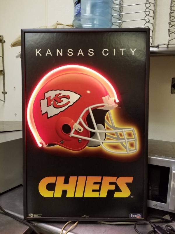 lot 6571 image: Kansas City Chiefs Sign Neon