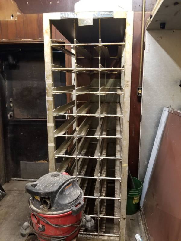 lot 6578 image: Metal Can Rack