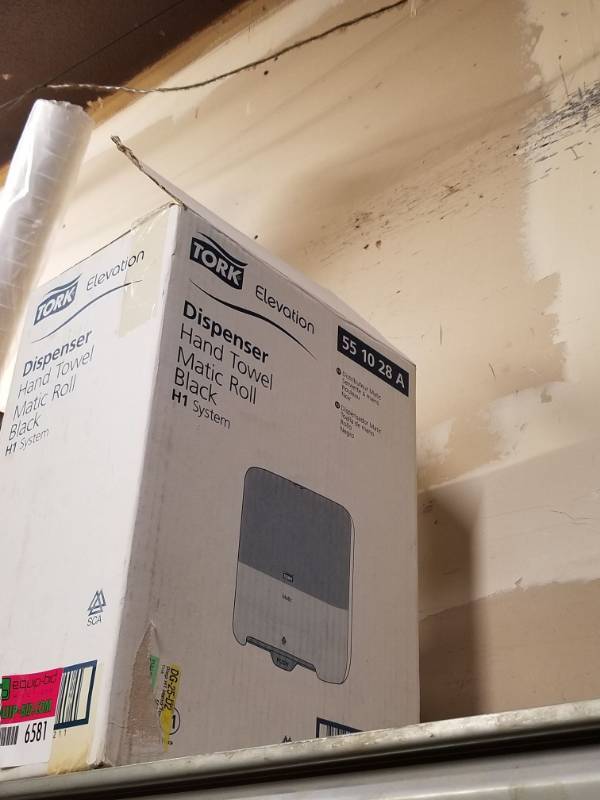 lot 6581 image: Paper Towel Dispenser