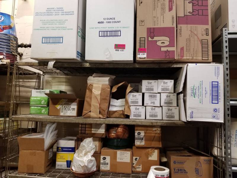 lot 6586 image: Hand Towels, Pint Size Bags, Paper Bags, Sandwich Bags and Bakery Tissue