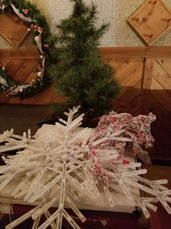 lot 6632 image: Light Up Snowflakes and Small Xmas Tree