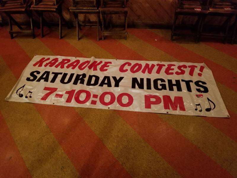 lot 6633 image: 8FT Karaoke Banner