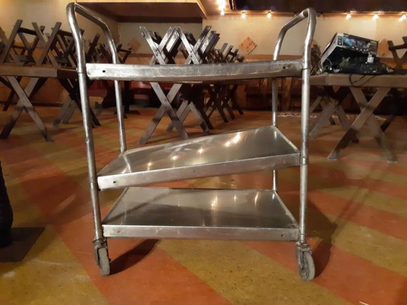 lot 6652 image: Rolling 3 Shelf Metal Cart