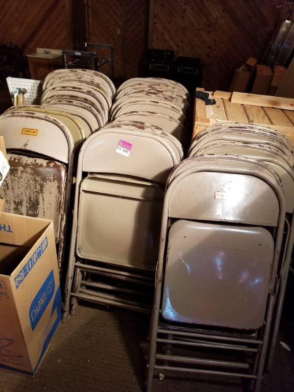 lot 6682 image: 38 Metal Fold Up Chairs