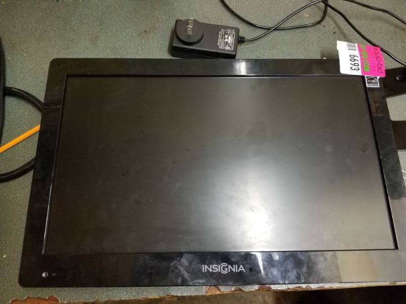 lot 6693 image: Insignia 19in With Power Cord