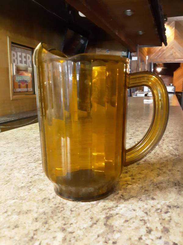 lot 8309 image: (11) Brown 60 oz Pitchers