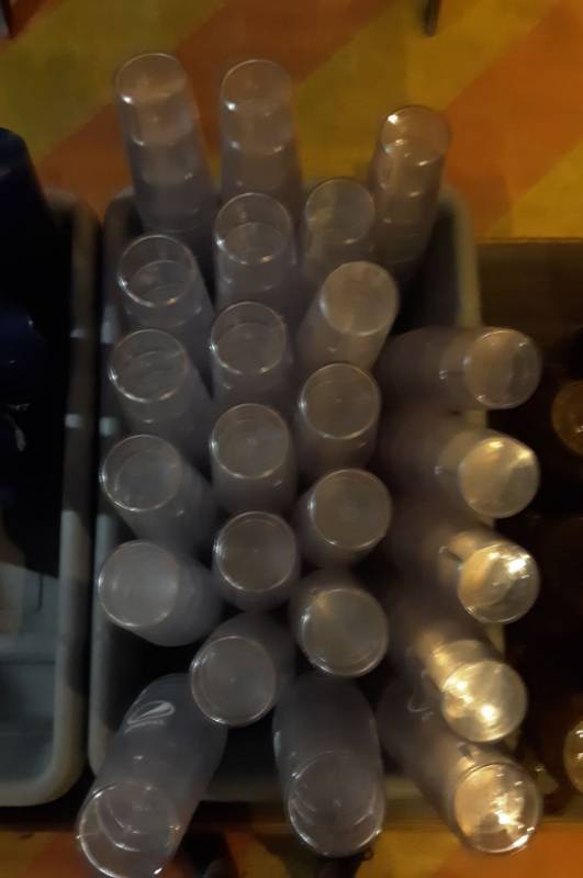 lot 8310 image: (163) Cambro Clear Plastic Tumblers