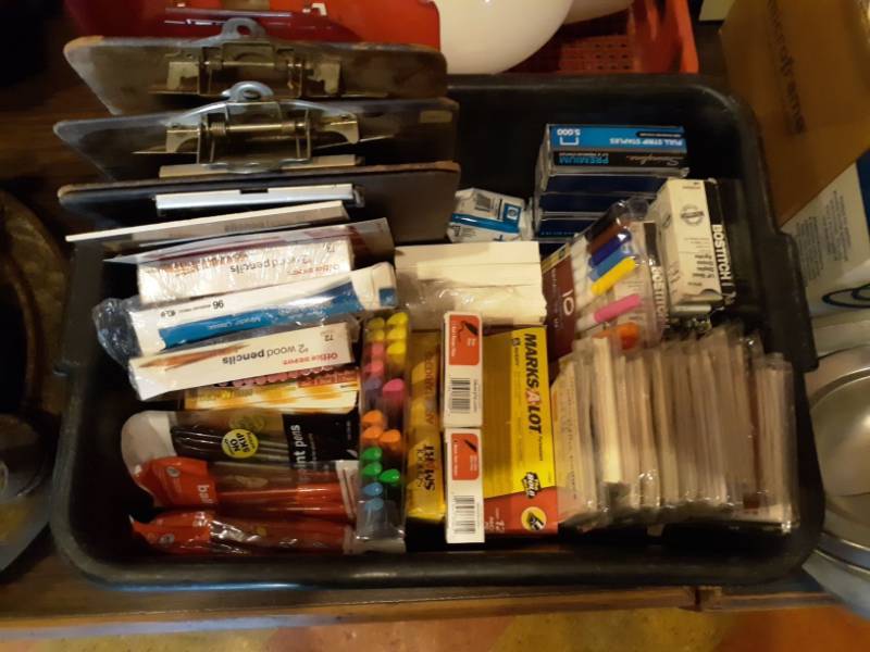 lot 8335 image: Assorted Restaurant Supplies