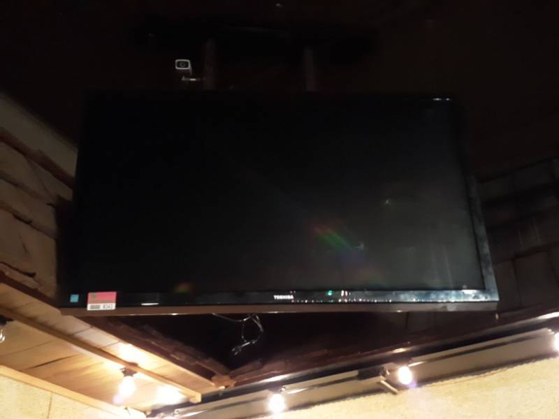 lot 8342 image: Toshiba Tv 55 Inches