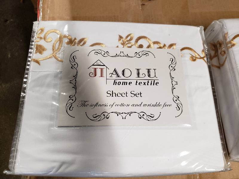 lot 1029 image: Twin Sheet Set