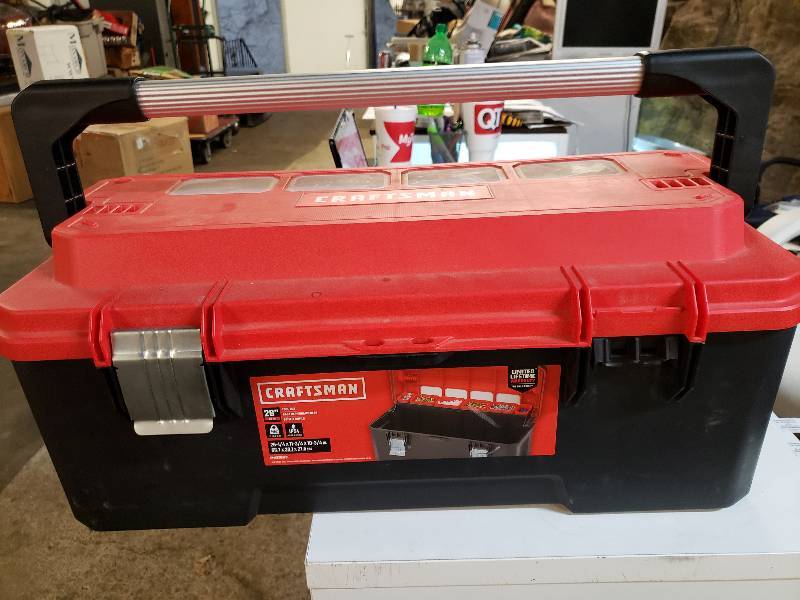 lot 1033 image: Craftsman 26 Hand Tool Box.