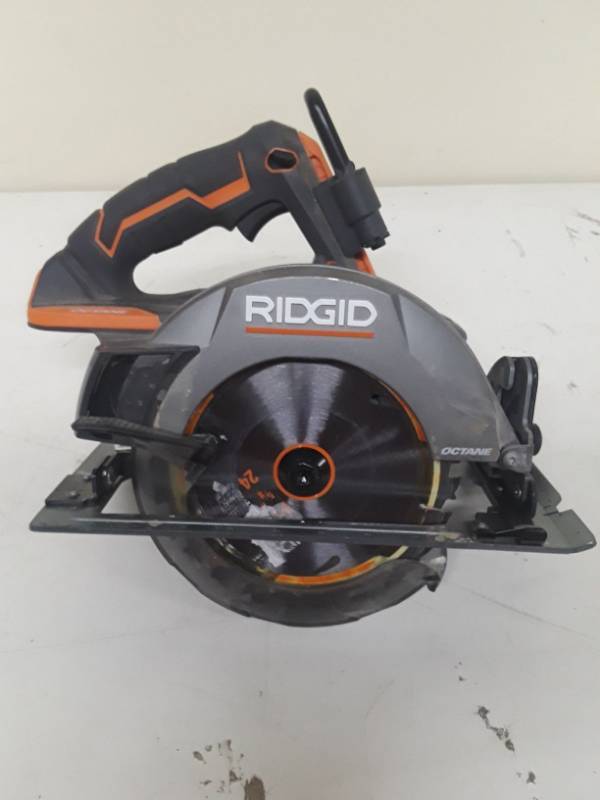 lot 2778 image: Ridgid 18-Volt OCTANE Brushless Cordless 7-14 in. Circular Saw (Tool Only)