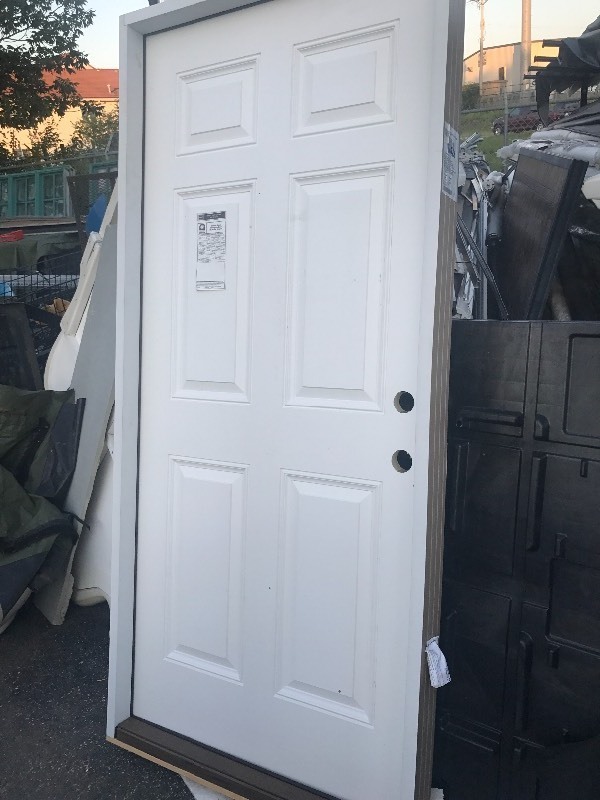 New 36 X 81 Exterior Door With Frame And Brick Molding Has Easy