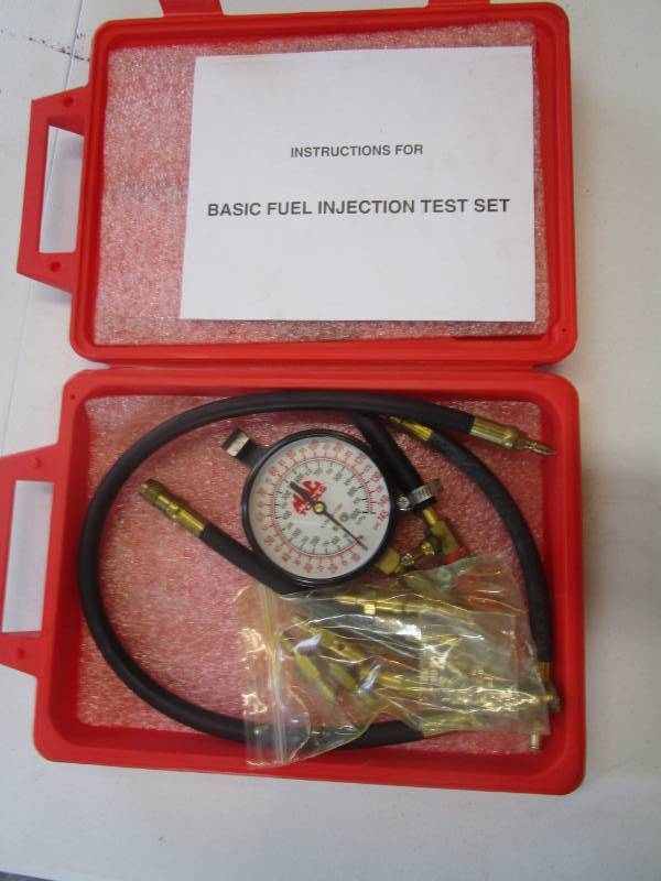 lot 7013 image: Mac Tools Fuel Injection Test Set