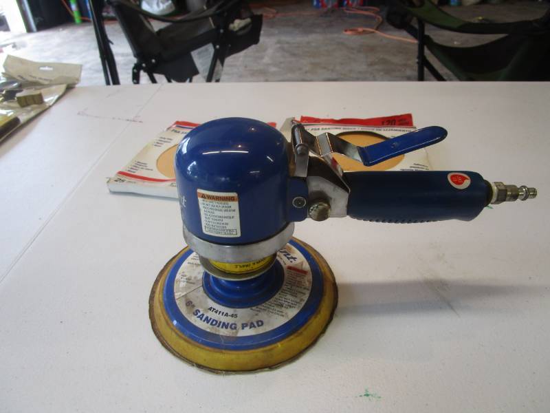 lot 7014 image: Blue Point Pneumatic Sanding Drill with Buffing  Sanding Heads