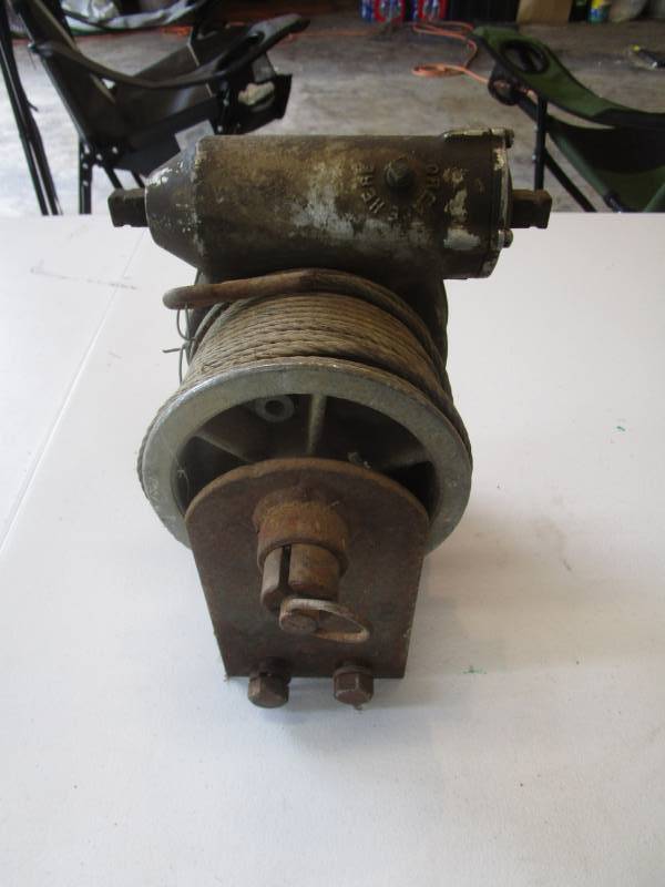 lot 7032 image: Cable Hoist