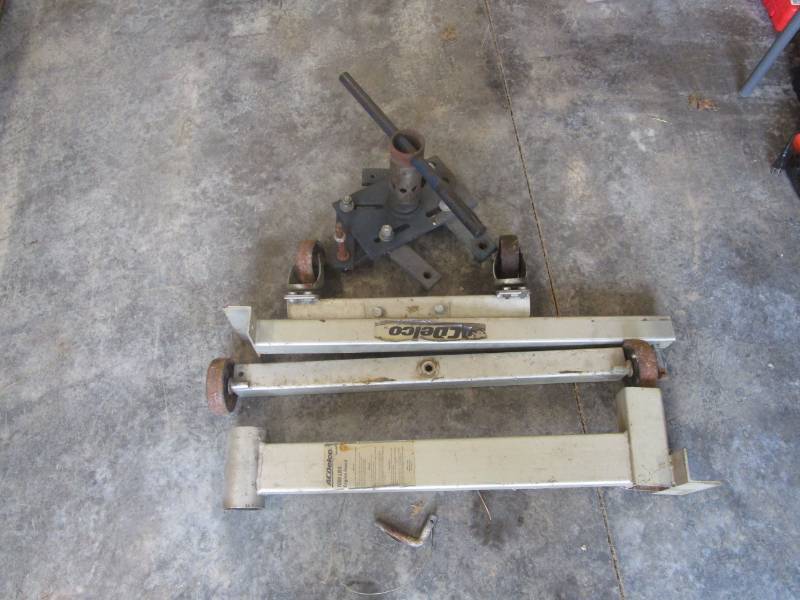 lot 7037 image: ACDelco 1000lb Engine Stand #34126