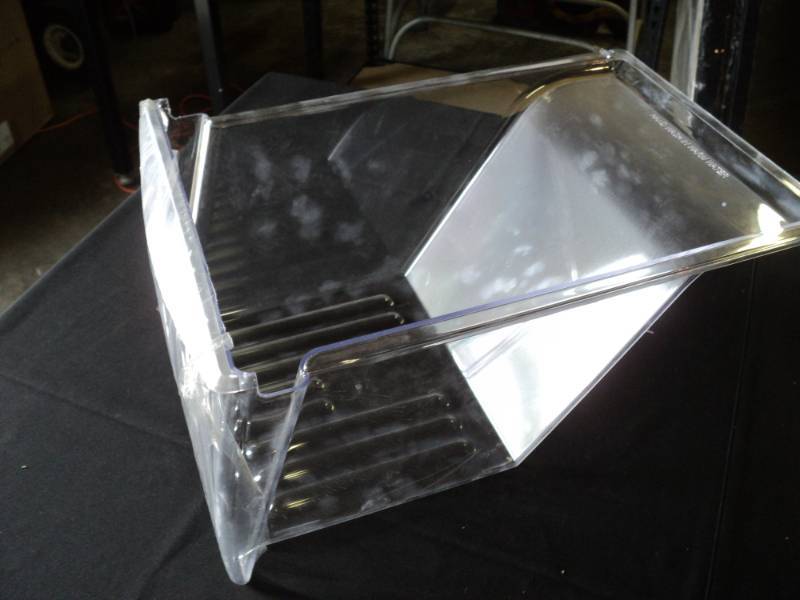 lot 9911 image: plastic refrigerator crisper drawer, 2403371 CAV16 RT150109