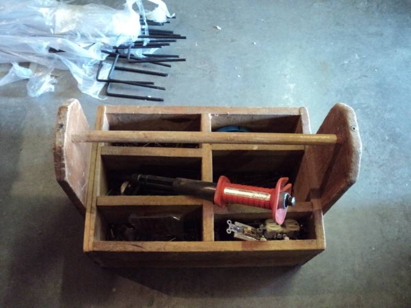 lot 9943 image: Wooden Tool Caddy, 12 x 18 x 15, weighs 29 lbs with hardware