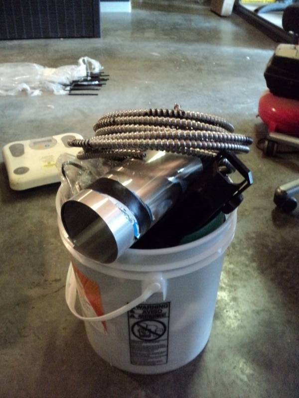 lot 9947 image: 39 lbs hardware in a 5 gallon bucket