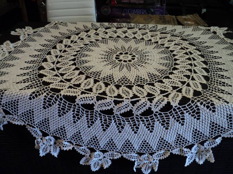 lot 9967 image: Crochet Table cloth, Ivory, approx 57 diameter