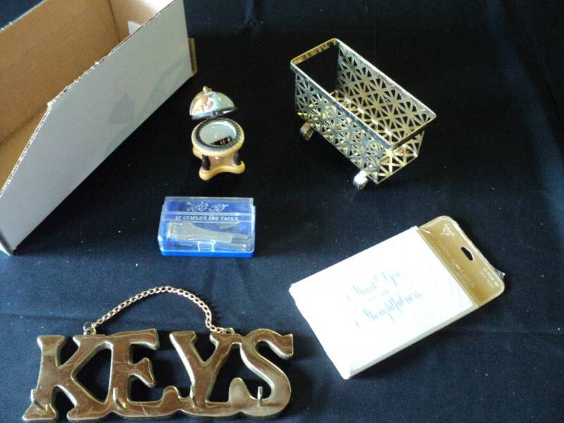 lot 9984 image: (5) ct mixed lot small housewares