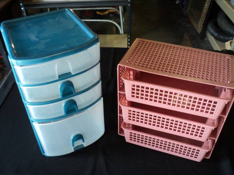 lot 9991 image: (2) ct lot plastic desk organizers, Rubbermaid, other