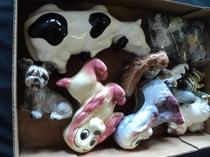 lot 10013 image: Mixed lot porcelain figurines, over 20 pieces