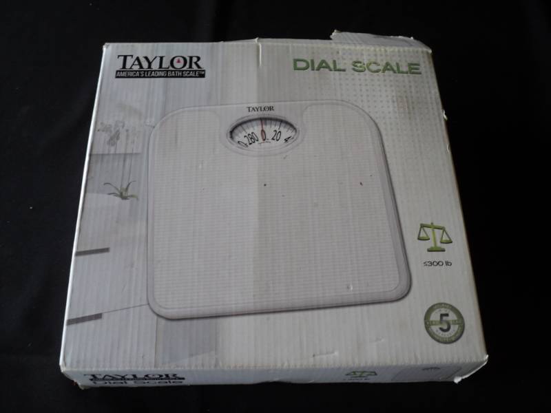 lot 10015 image: Taylor Dial Bathroom Scale