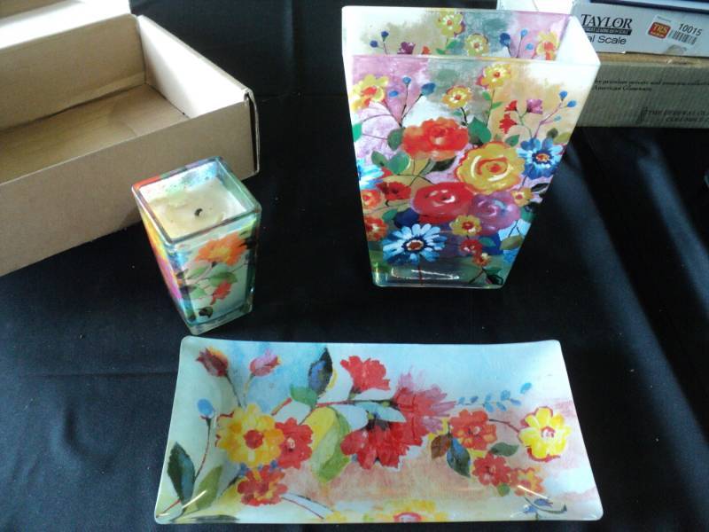 lot 10018 image: (3) piece set JCP Glass floral vase, tray, candle