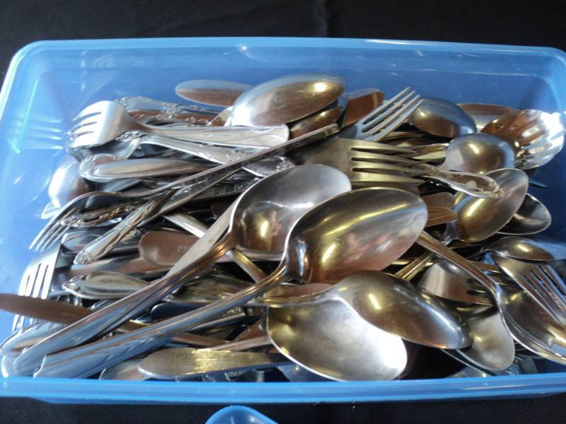 lot 10028 image: Lot of Stainless Steel replacement flatware, Oneida, Community, more