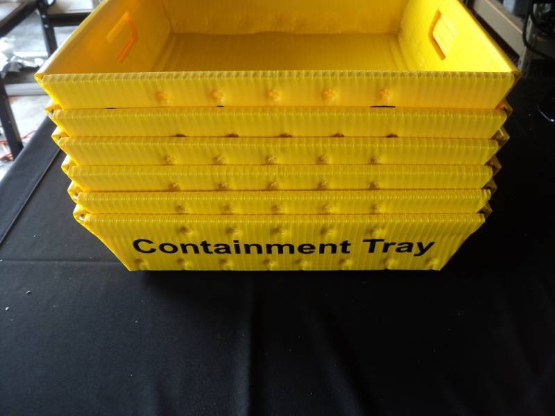 lot 10043 image: (6) ct lot Yellow Containment tray, 17 x 17 x 4