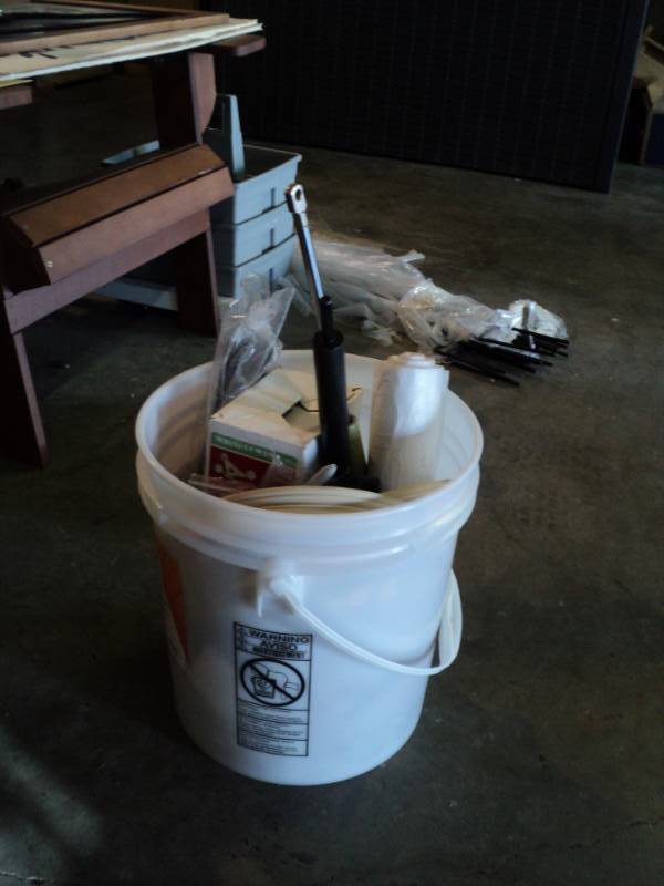 lot 10051 image: 32 lbs hardware ina 5 gallon bucket